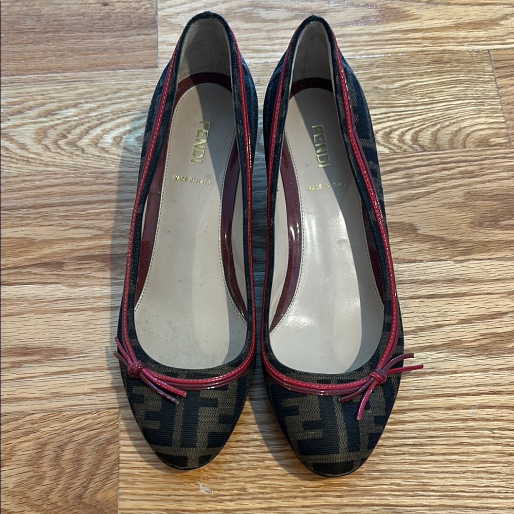 Fendi Women's Black and Brown wedge shoes with bow